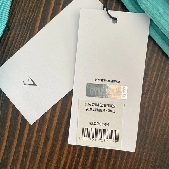 Gymshark matching set - Picture 3 of 7